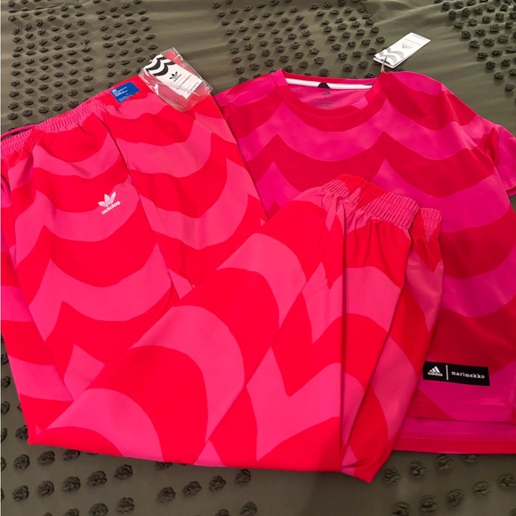 Adidas Set - Picture 1 of 9